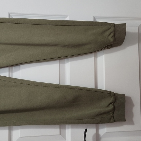 NWOT HEARTLOOM Edite olive high waisted joggers - Picture 5 of 10